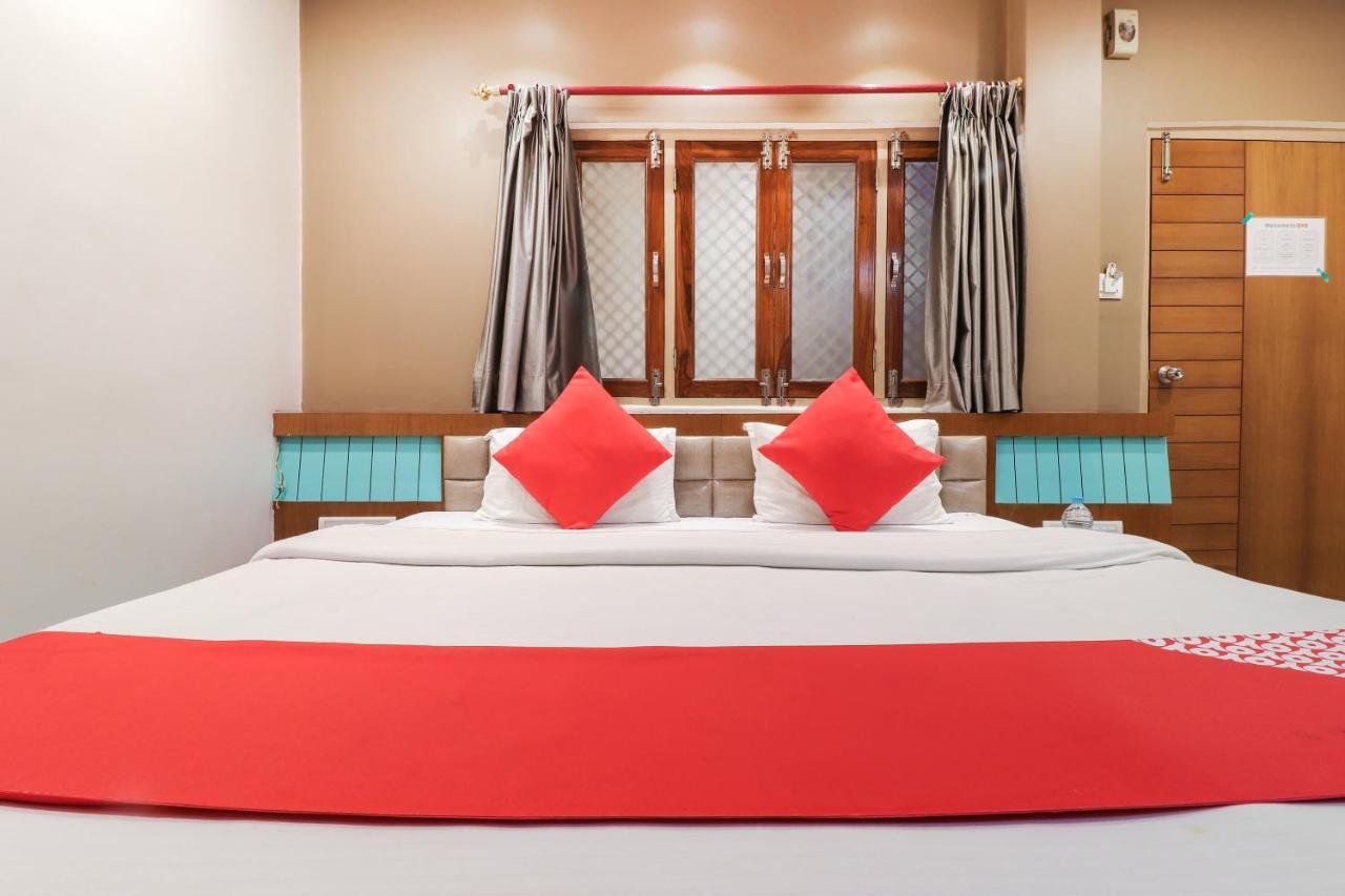 Oyo 26781 Hotel Raghupati Ayodhya Eksteriør bilde